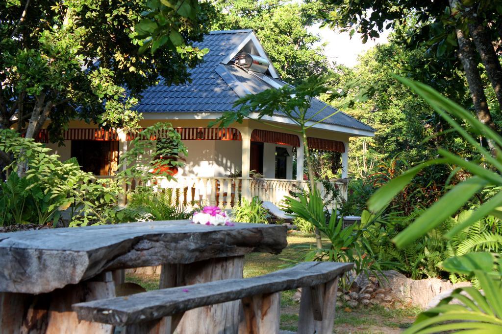 Domaine Les Rochers La Digue Rum bild